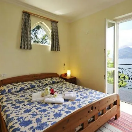 Sleeps 6 Air Con Villa