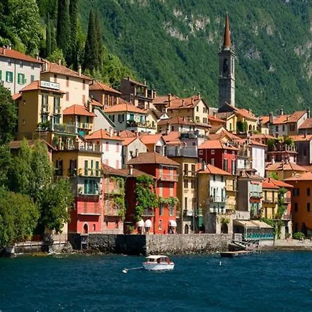 Sleeps 6 Air Con Villa Varenna