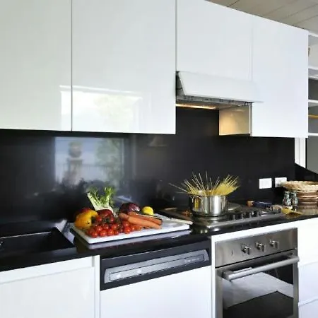 Villa Sleeps 6 Air Con